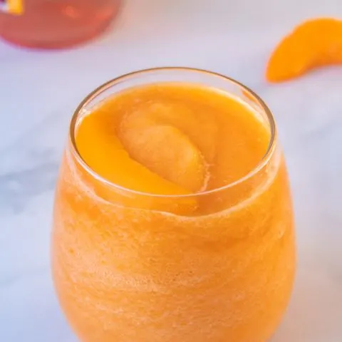 Peach Frosé cocktail