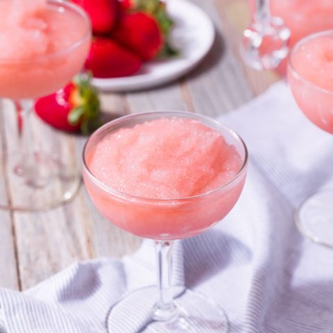 Easy Frosé recipe for cocktails